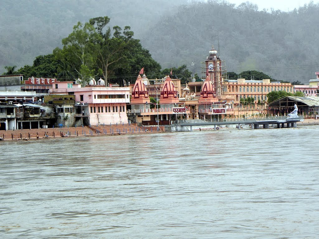 Hotels in Rishikesh Near Ganga